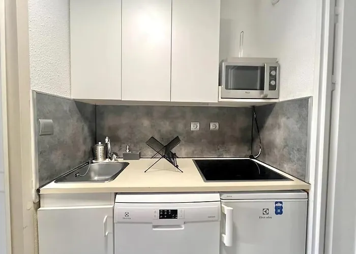 Appartement Port De Hyeres 4 Personnes