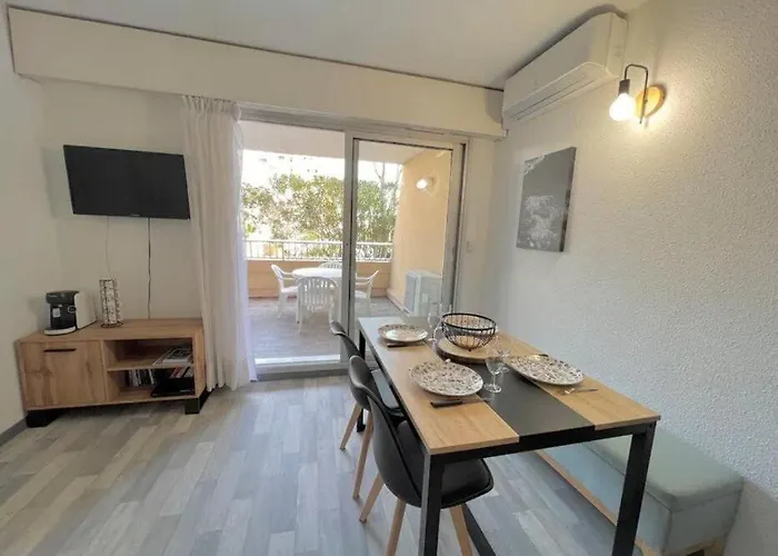 Appartement Port De Hyeres 4 Personnes