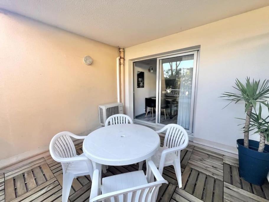 Port De 4 Personnes Apartment