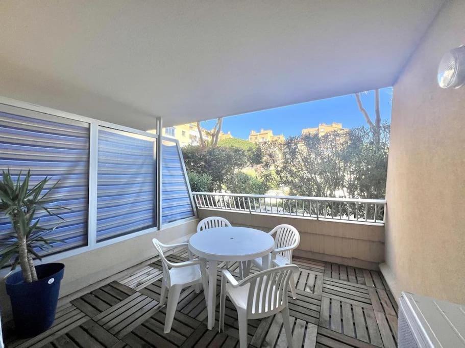 Appartement Port De 4 Personnes Hyères